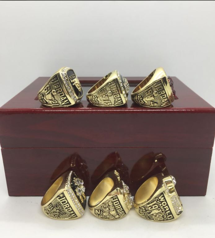Chicago Bulls Basketball Champions rings collection (6 Rings + Display glass box)