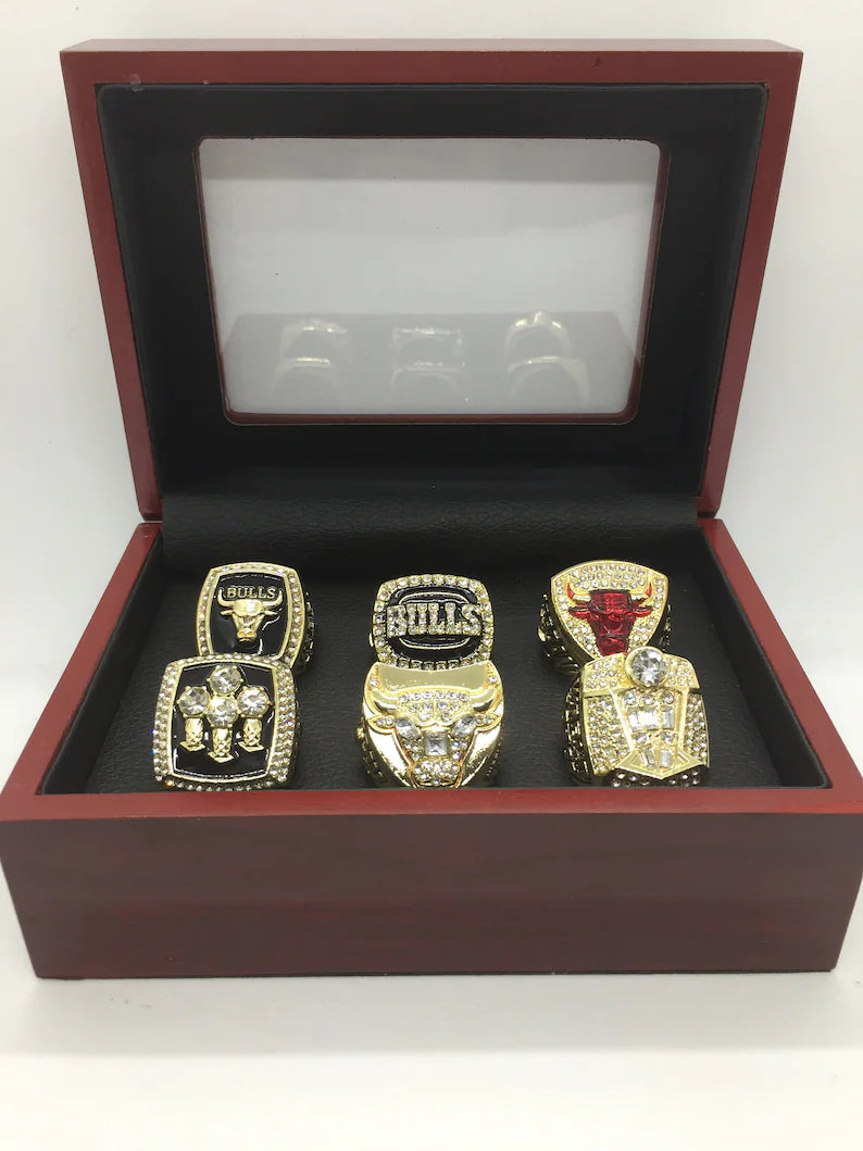 Chicago Bulls Basketball Champions rings collection (6 Rings + Display glass box)