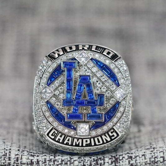 LA Dodgers Champions Ring Baseball Collection w the Box