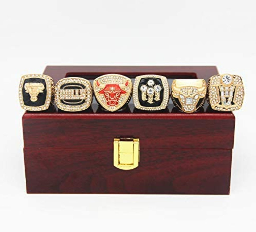 Chicago Bulls Basketball Champions rings collection (6 Rings + Display glass box)